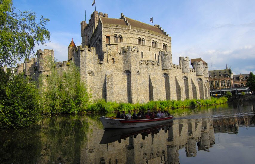 Castle of the Counts, Spain